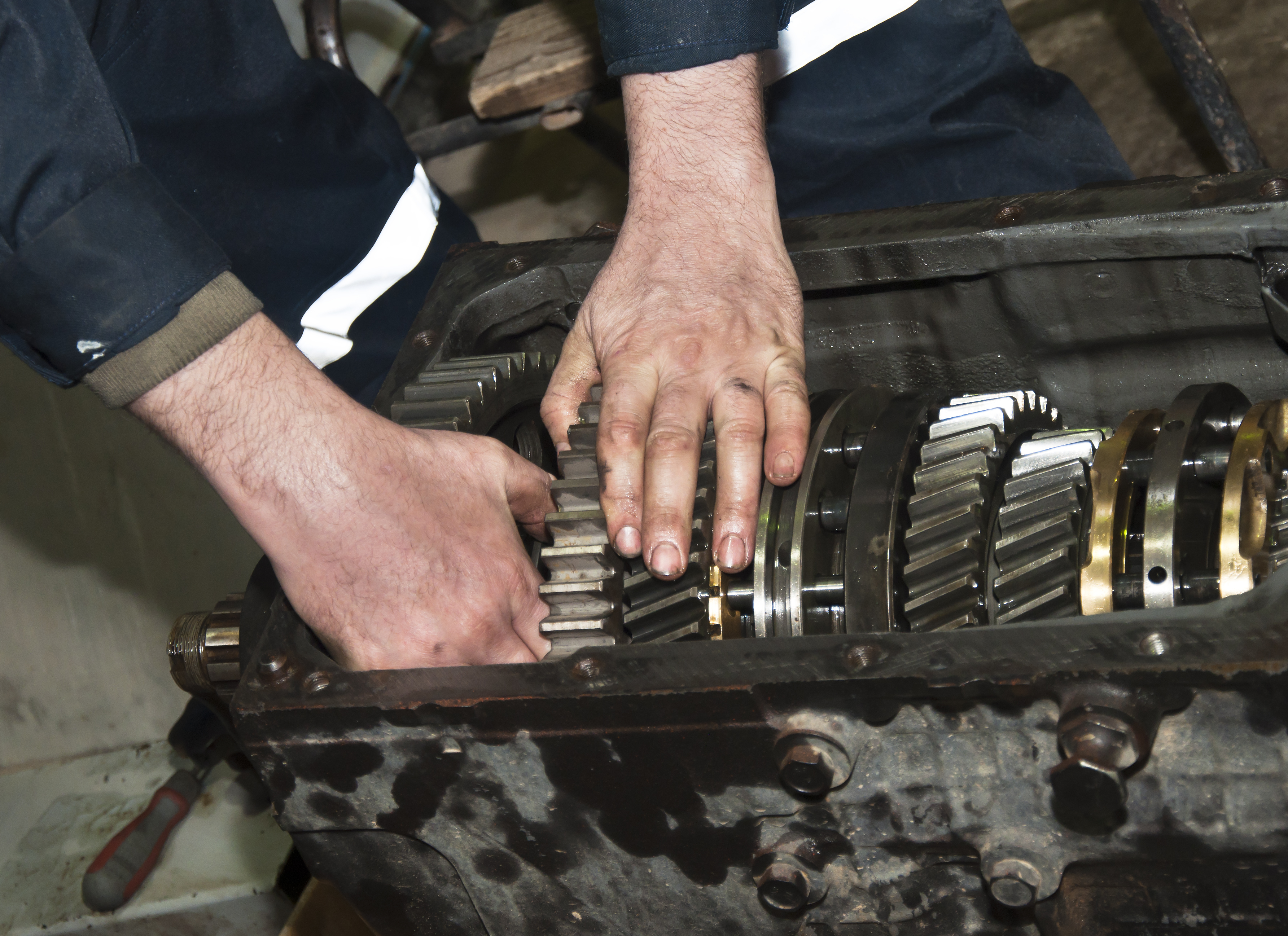 TRANSMISSION REPAIR COSTS AND BEST WAYS TO SAVE